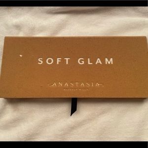 ABH Soft Glam Palette